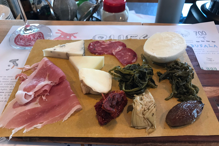 Rome: Trastevere Guided Food and Wine Tour with 20+ Tastings