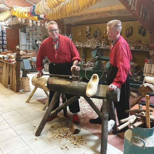 Volendam: klompenmakersworkshop en kaastour van 2 uur