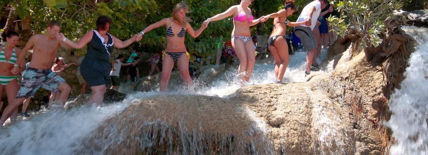 Visite guidée des chutes de la rivière Dunn en Jamaïque depuis les hôtels d'Ocho Rios