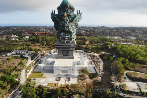 Uluwatu: visita al parque cultural GWK, a las playas y al templo de UluwatuTour en grupos pequeños con tarifas de entrada