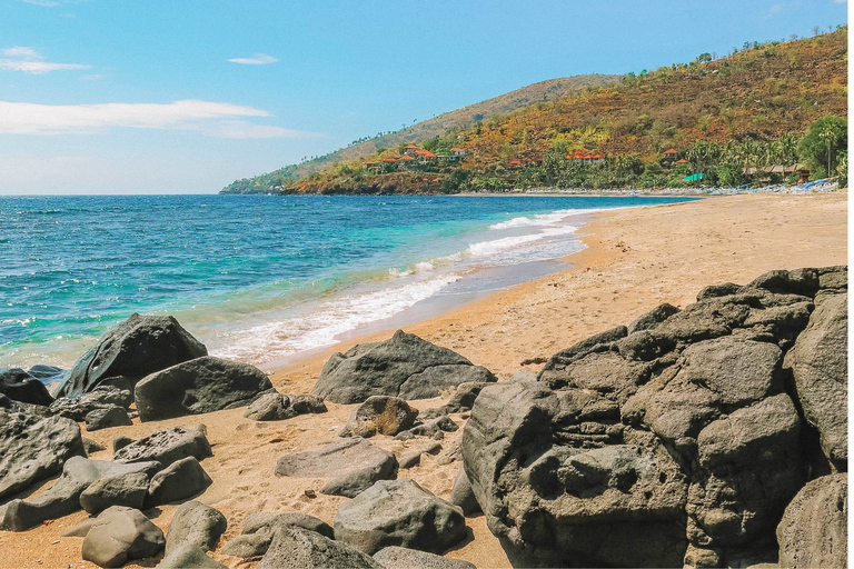 Amed: Viagem de mergulho com snorkel até o naufrágio japonêsExcursão de mergulho com snorkel para grupos pequenos