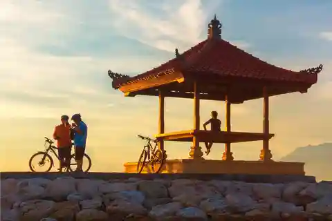 Sanur: Half-Day Beach Sunrise Bike Tour
