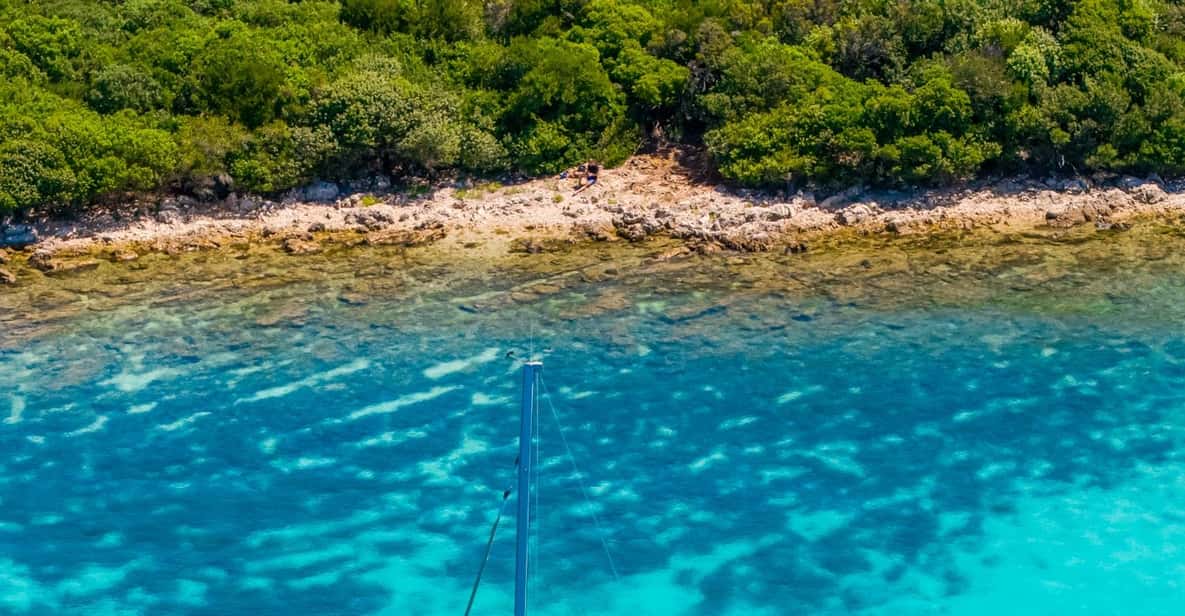 Afbeelding 1 van Zadar: luxe dagzeiltocht op jacht met lunch en drankjes