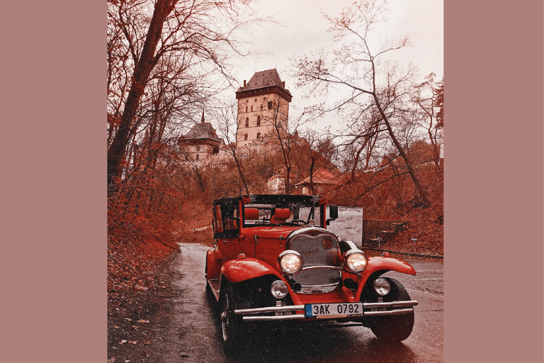 Praga: Castillo de cuento de hadas Karlstejn en coche de estilo retro