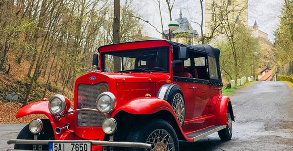 Prague: Fairytale Karlstejn Castle in Retro-Style Car
