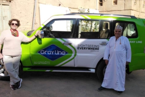 Muscat: autoverhuur voor een halve dag met Engelssprekende chauffeur4-uurs 7-persoons bestelwagenverhuur