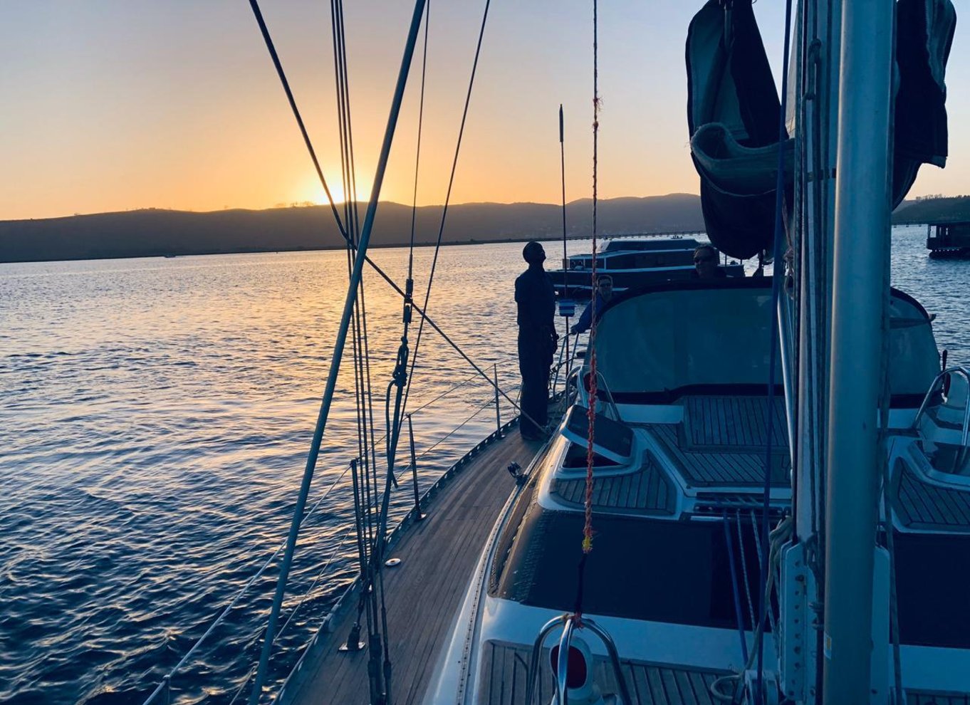 Knysna Sunset Sailing Cruise med let middag og vin