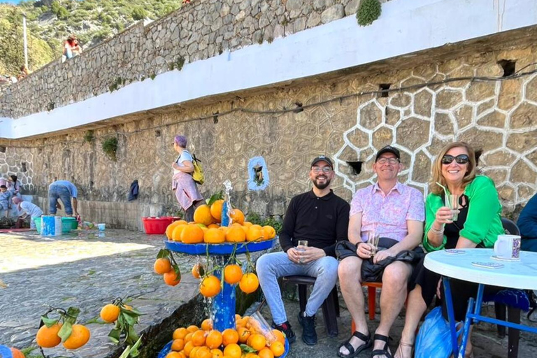 Ontdek de Blue Magic: een volledige dag in Chefchaouen en Akchour