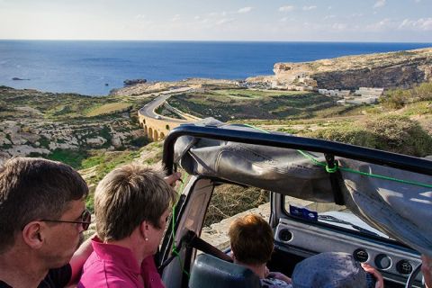 Gozo: safari in jeep di un'intera giornata con pranzo a buffet e vino