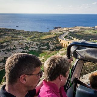 Gozo: jeepsafari van een hele dag met lunchbuffet en wijn