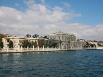 Istanbul: Tagestour mit Dolmabahçe & Bosporus Bootstour Istanbul: Tagestour mit Dolmabahçe & Bosporus Bootstour
