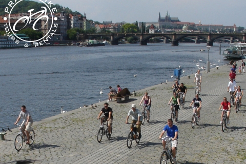 Visite d'une journée à vélo du château de Karlstejn à Prague