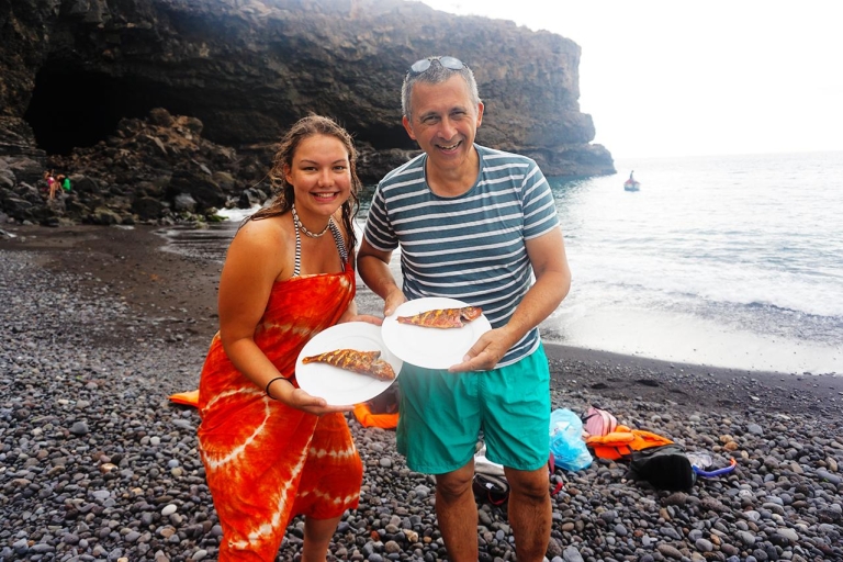 From Praia: Boat Trip, Snorkeling, Cave & BBQ on the Beach Private Tour