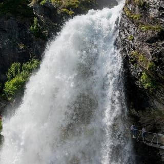 Bergen: Hardangerfjord, Voss Gondola, and 4 Great Waterfalls