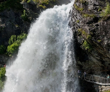 Bergen: Hardangerfjord, Voss Gondola & 3 Great Waterfalls