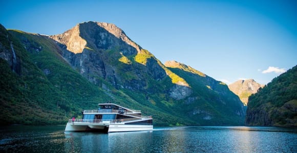 Bergen to Oslo: Private Nærøyfjord Cruise and Flåm Railway