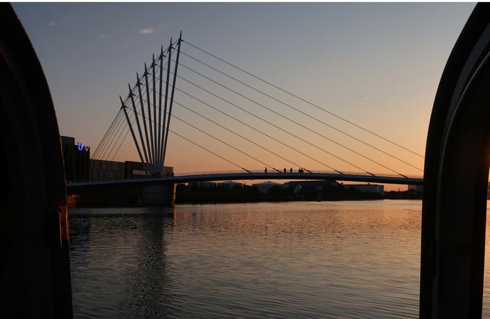 Манчестер: круиз по элвису-на-реке