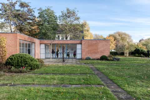 Berlin: Traces of Bauhaus Bus Tour
