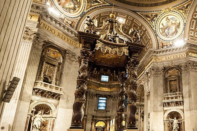 Vatican, Sistine Chapel and St. Peter's Semi Private Tour Semi Private Tour with a maximum 12 people - Spanish