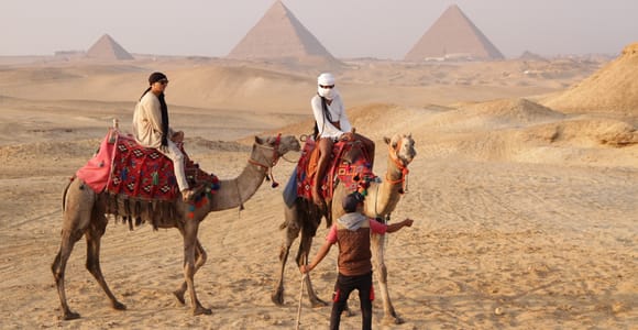 Kairo: Gizeh Pyramiden Tour mit Quad Bike Safari und Kamelritt