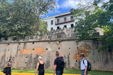 Old San Juan: Walking Tour with Shopping and Hotel Transfer