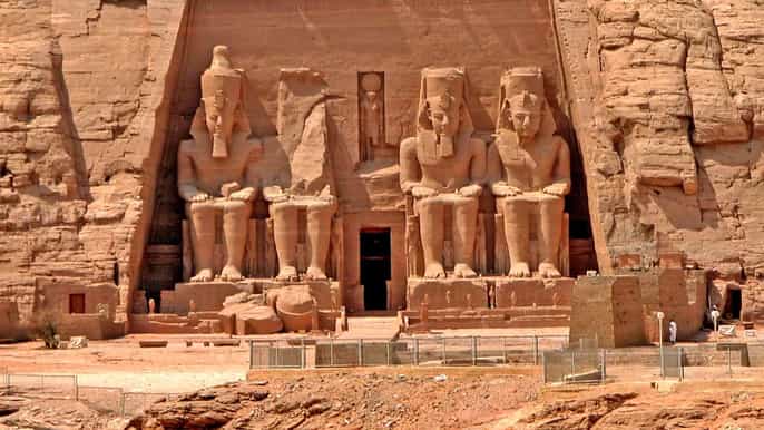 da il cairo tour di 2 giorni ad abu simbel e luxor