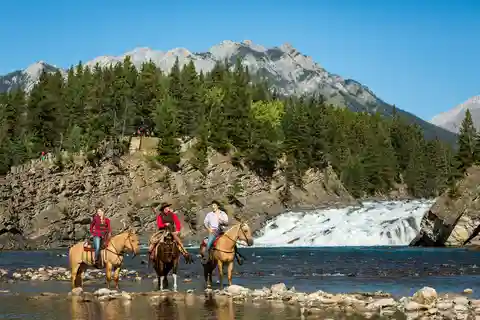 4-Hour Sulphur Mountain Intermediate Horseback Ride