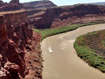 Moab: Bootsfahrt in ruhigem Wasser auf dem Colorado River Moab: Bootsfahrt in ruhigem Wasser auf dem Colorado River