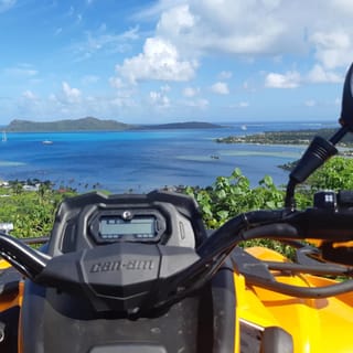 Bora Bora: Saarikierros ja vuoristomatka mönkijällä