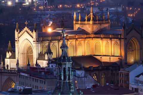 Bilbao: Vitoria and Salt Valley Small Group Tour with Lunch