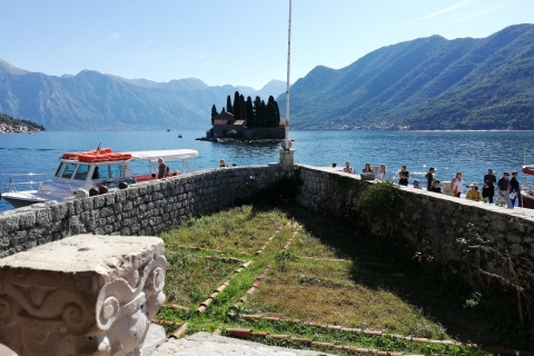 Von Dubrovnik aus: Montenegro, Lady of the Rocks und KotorAb Dubrovnik: Ausflug nach Montenegro mit Fähre und Bus