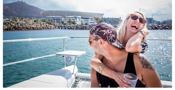 Kapstadt: Malerische 1-stündige Katamaranfahrt entlang der Küste