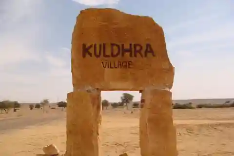 From Jaisalmer: Kuldhara and Khaba Fort Private Tour