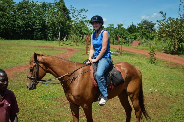 Jinja: tweedaags raften, paardrijden, quadrijden avontuur