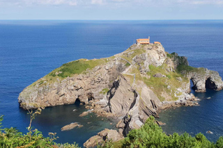 From Bilbao: Gaztelugatxe, Mundaka, and Guernica Tour