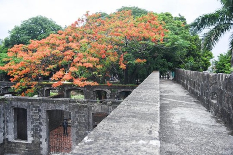 Manila: Filipino Historic Walking Tour in Intramuros