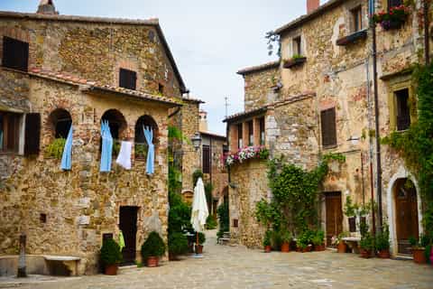 Full-Day Tuscany-Latium Wine Experience