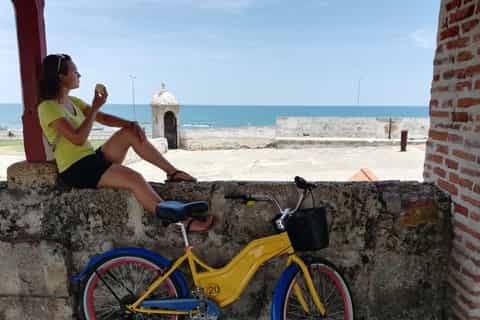 Cartagena: 3.5-Hour Street Food Cycling Tour