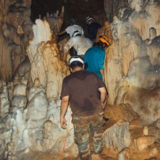 San Ignacio: Crystal Cave & Blue Hole National Park + Lunch
