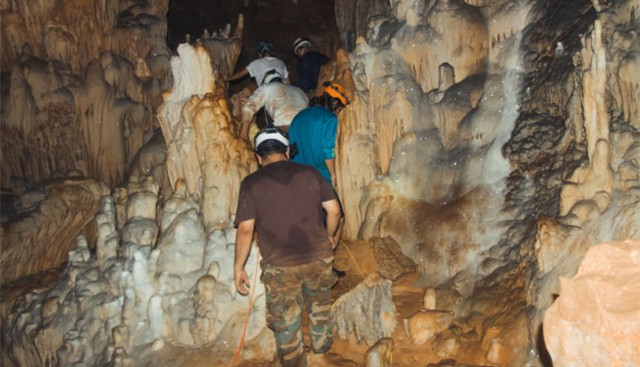 Visit San Ignacio Crystal Cave & Blue Hole National Park + Lunch in San Ignacio