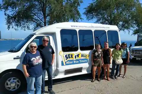 Chicago: Wycieczka po mieście minibusem z opcjonalnym rejsem architektonicznym
