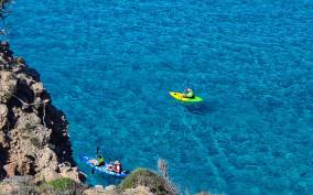 Milos: Kayaking Tour to Tsigrado and Gerakas Beach
