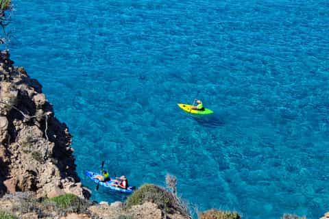 Milos: Kayaking Tour to Tsigrado and Gerakas Beach