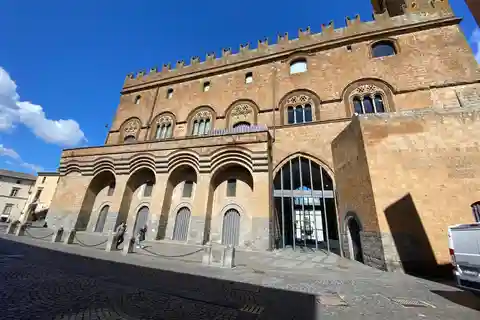 Orvieto: Duomo & Hidden Wonders Walking Tour