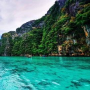 Ab Krabi: Tagestour mit Schnellboot zu den Phi Phi-Inseln