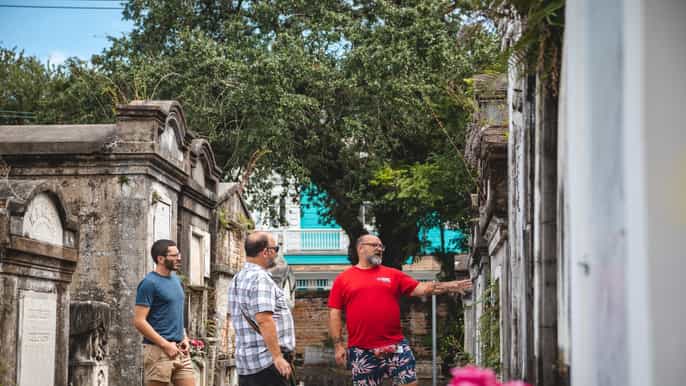 new orleans french quarter food and garden district tour
