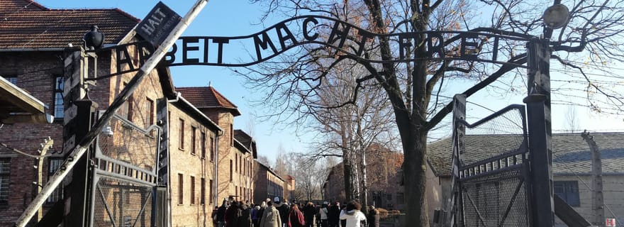 Warszawa: Wycieczka do Krakowa i Auschwitz szybkim pociągiem z odbiorem