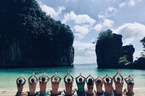 Krabi: Tagesausflug zu den Hong-Inseln mit Schnellboot und MittagessenHong Inseln Sightseeing