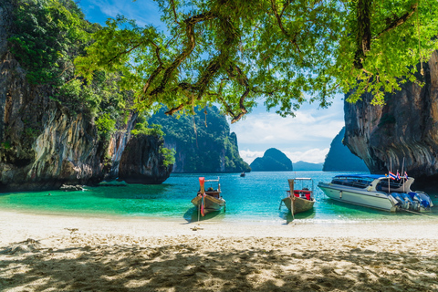 Krabi: jednodniowa wycieczka łodzią motorową na Wyspy Hong z lunchemZwiedzanie wysp Hong