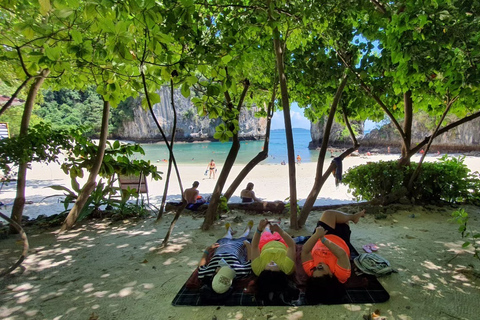 Krabi : excursion en hors-bord dans les îles Hong avec déjeunerVisite touristique des îles Hong